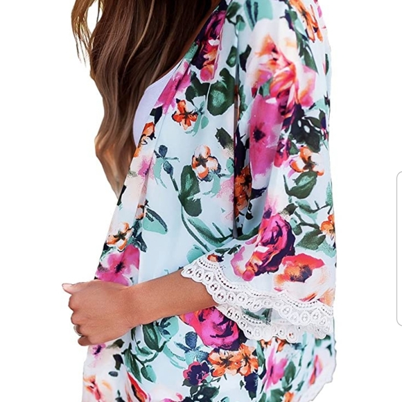 Lace edged floral kimono - Picture 4 of 6